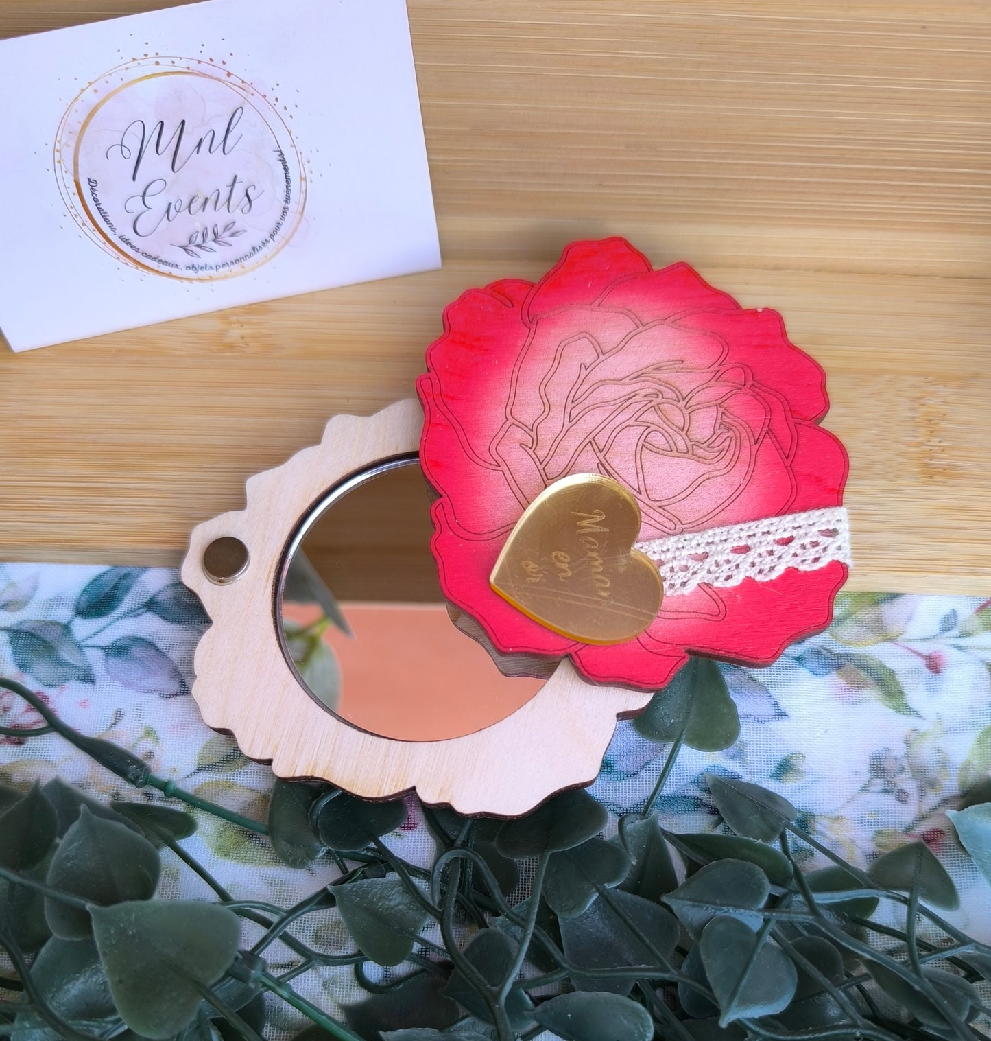 Miroir de poche en forme de rose