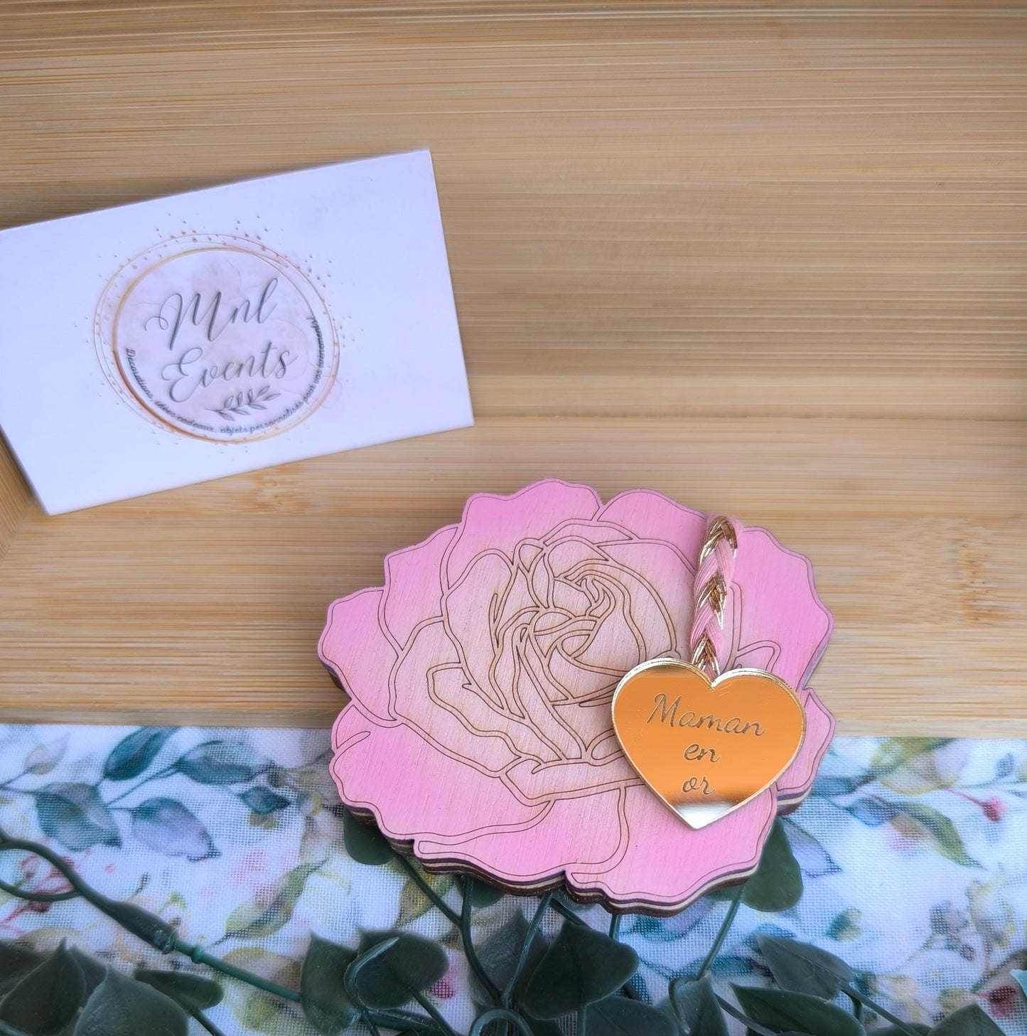Miroir de poche en forme de rose