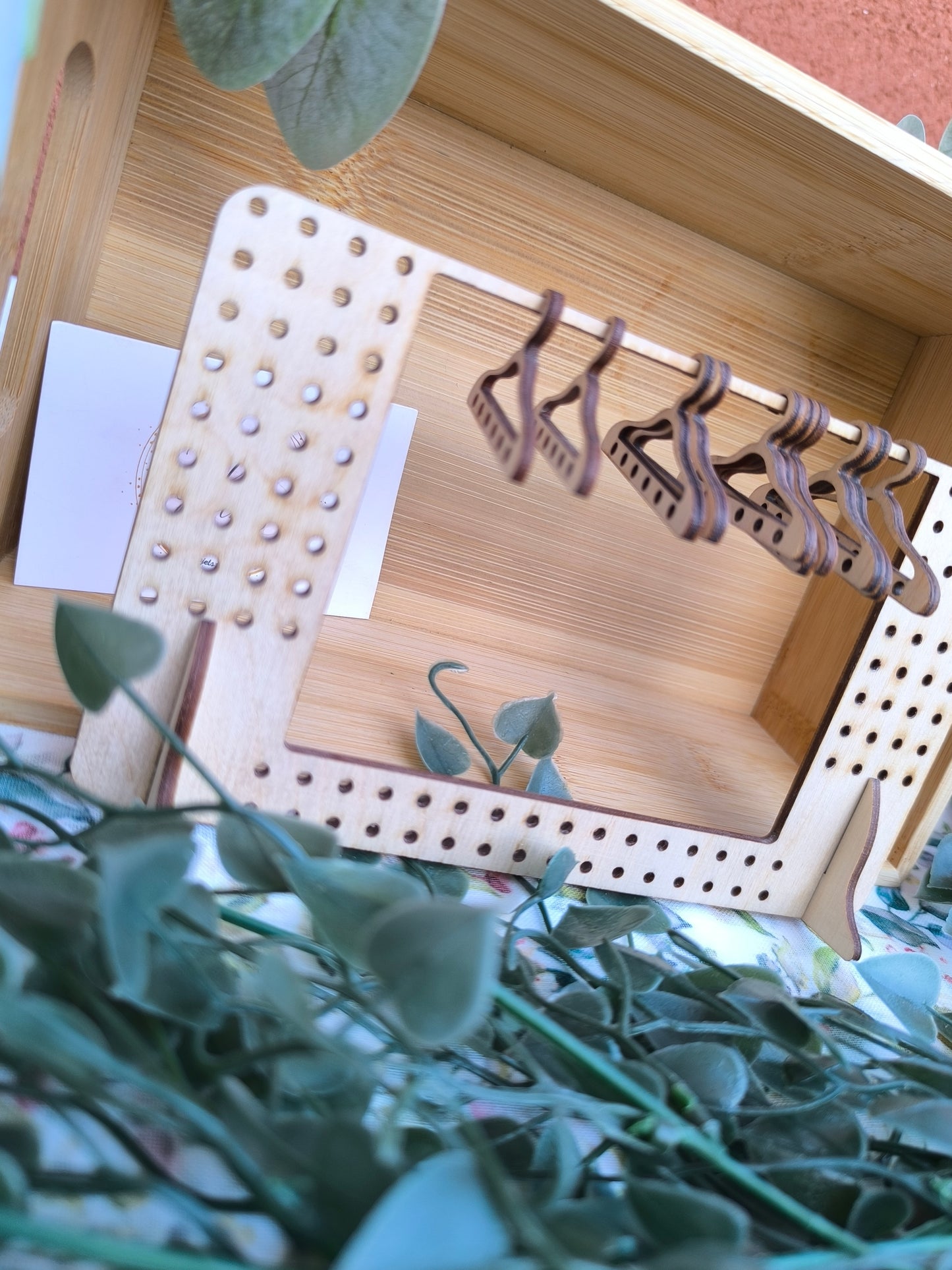 Porte bijoux avec mini cintres